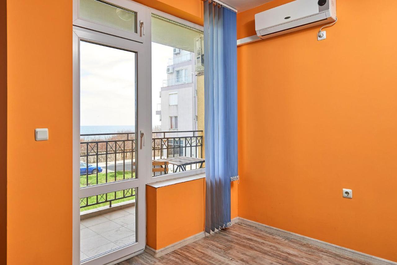 Apartments Dimitrovi Pomorie Esterno foto