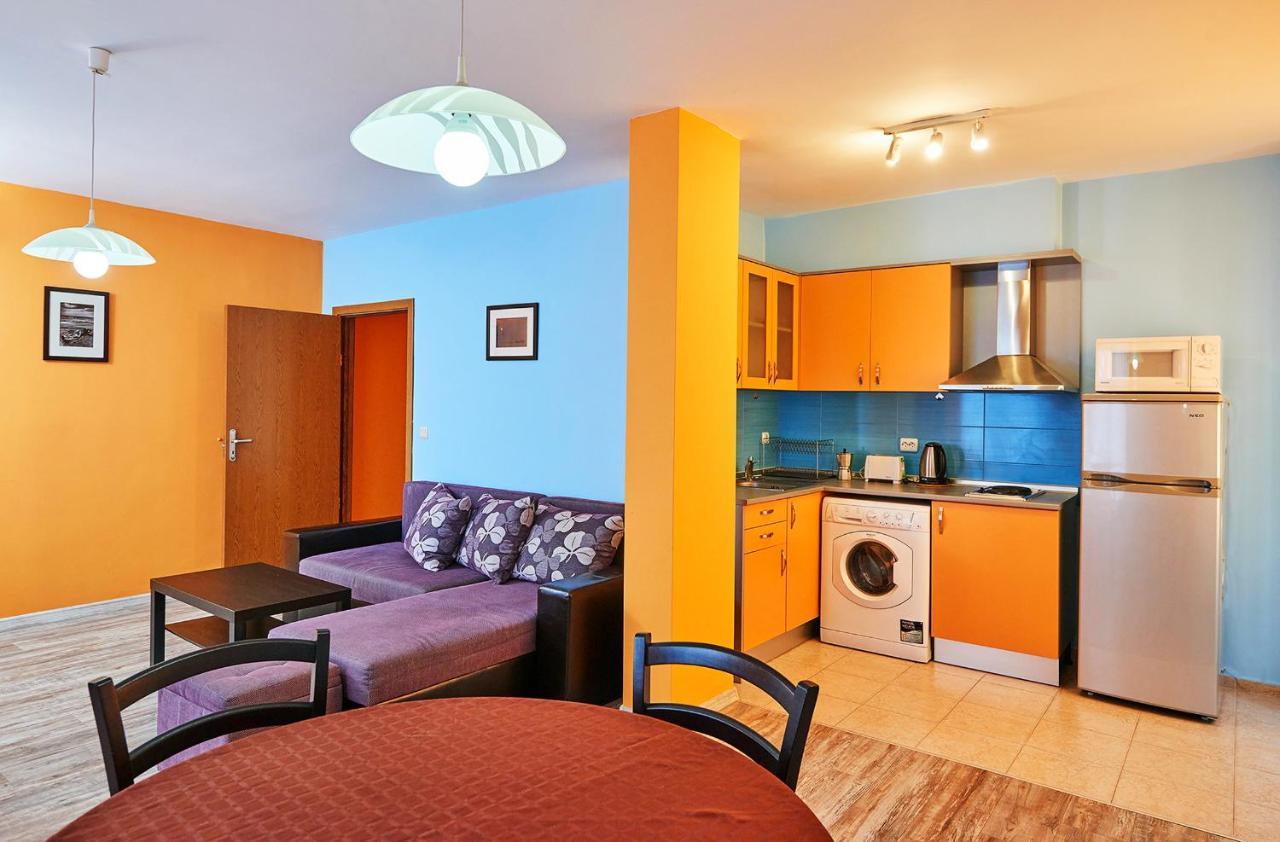 Apartments Dimitrovi Pomorie Esterno foto