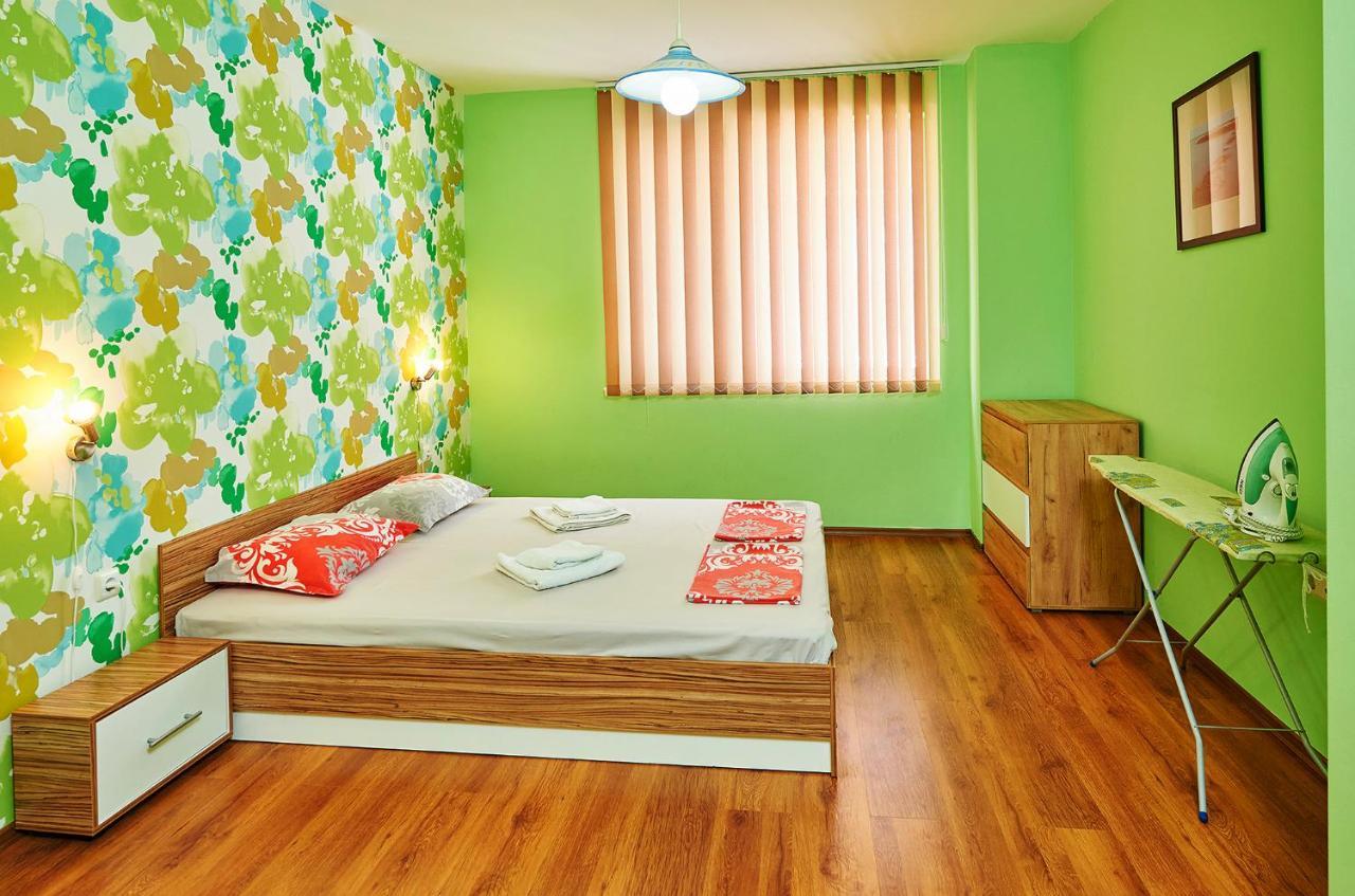 Apartments Dimitrovi Pomorie Esterno foto