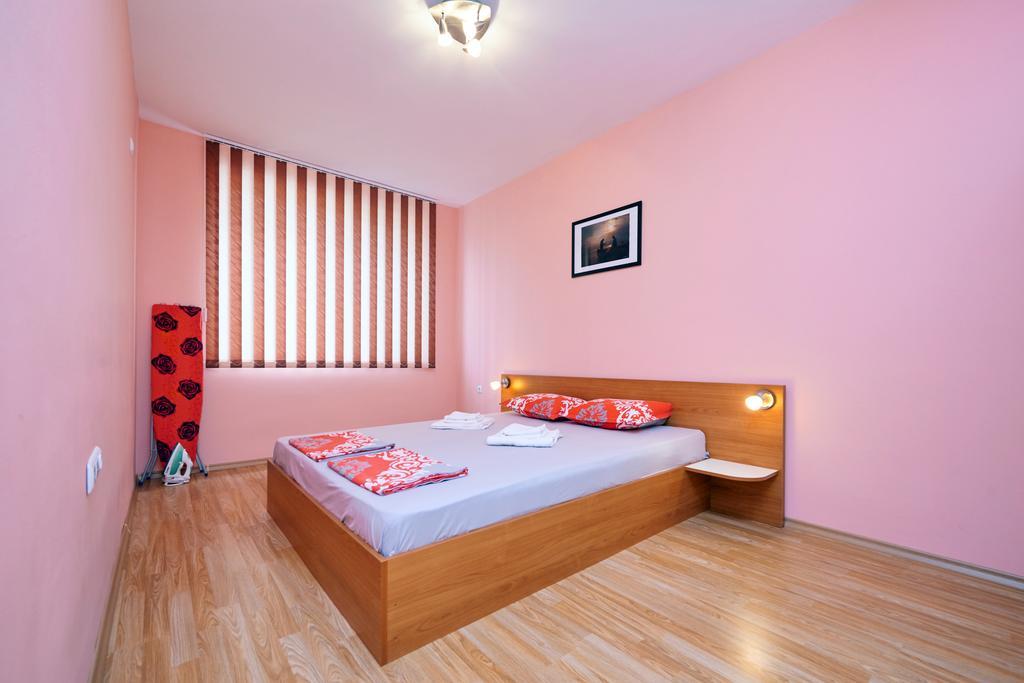 Apartments Dimitrovi Pomorie Esterno foto
