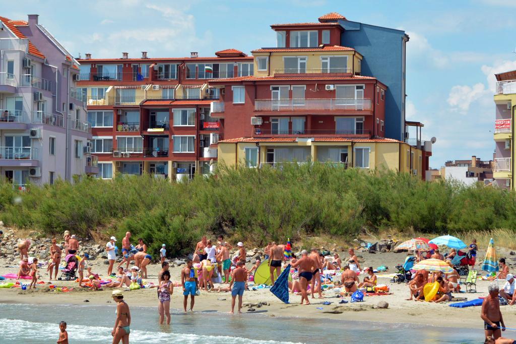 Apartments Dimitrovi Pomorie Esterno foto